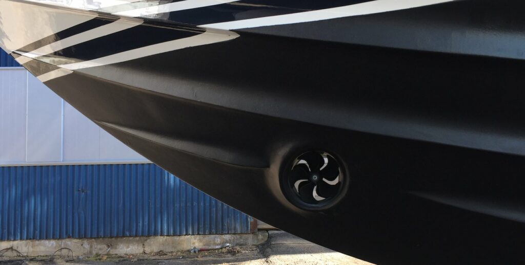 Bow thruster in hull .png 1